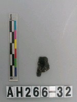 藏品(帶鋌打製石鏃)的圖片